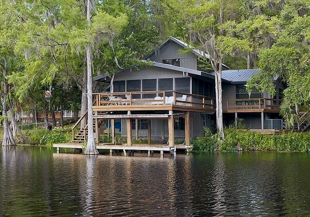 The best cabins in Florida to rent for a weekend | Airbnbs in Florida | Blue Run Cabin