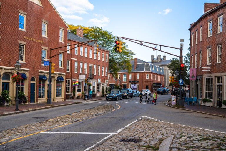 6 Gorgeous Historic Hotels In Newburyport MA + 6 Airbnbs